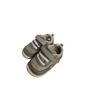 Stride Rite Nick 2.0 Sneakers size 5M (wide) Grey